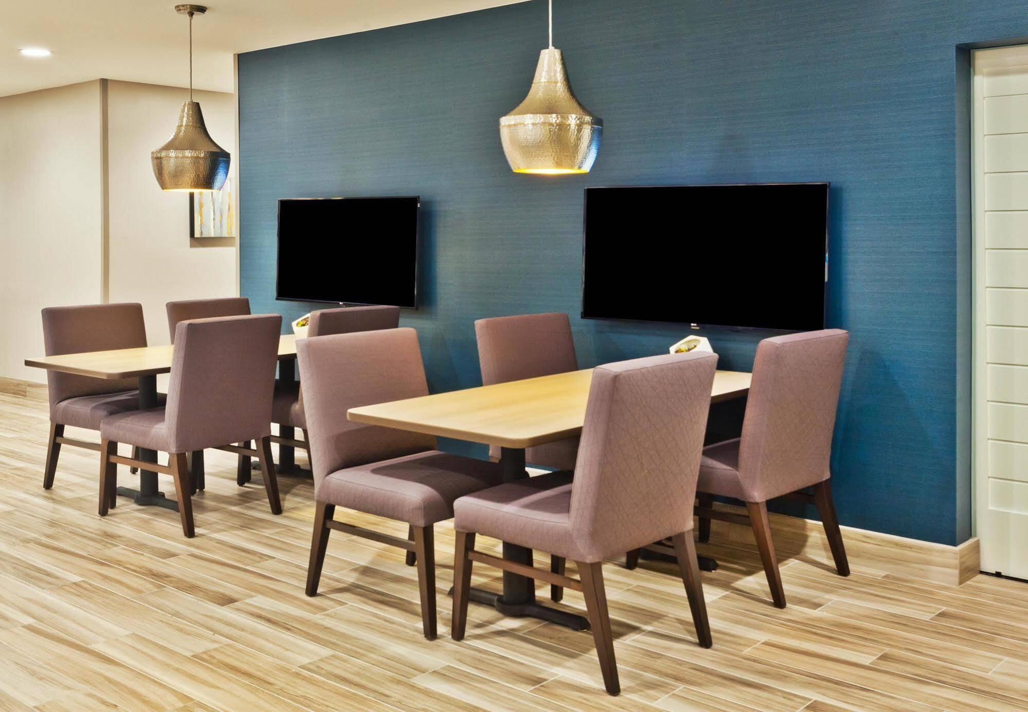 Towneplace Suites By Marriott Montgomery Eastchase Экстерьер фото